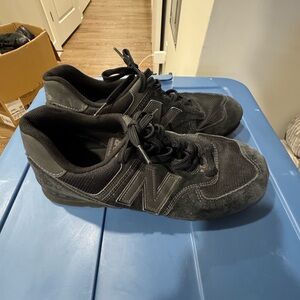 New Balance Men's Black and Gray Sneakers